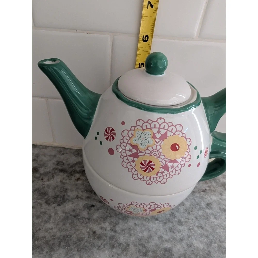 Trim A Tree Holiday Kitschy Teapot‎ With Lid, BN